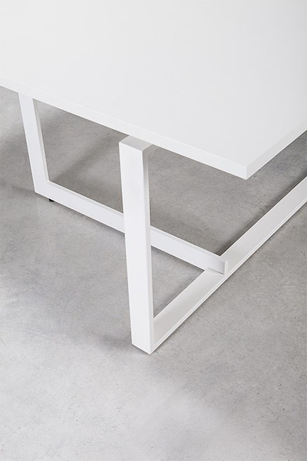 photo-batisse-avec-meubel-porteur-droit-détails pieds
