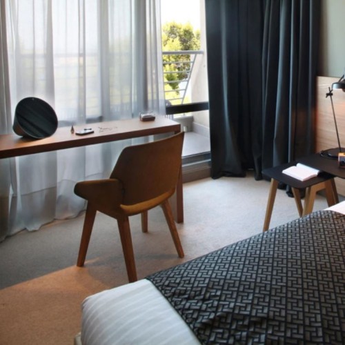 chaise piétement bois