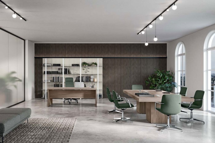 Photo bureau direction Qualitat ambiance avec table de réunion finition Orme