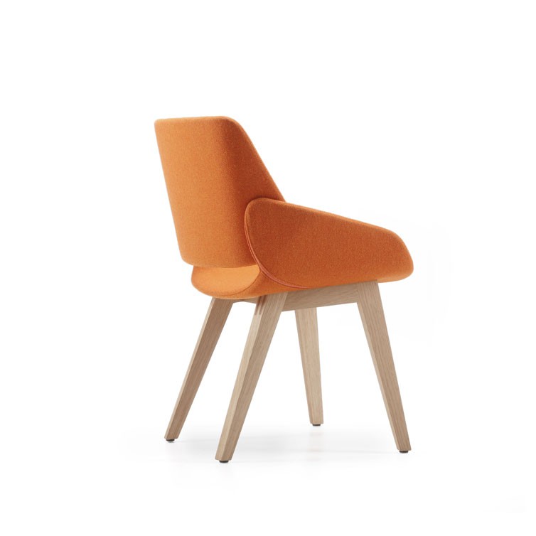 chaise piétement bois